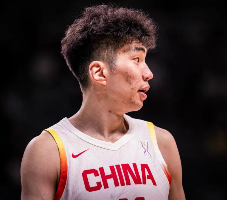 亚男篮官方, 觉得余嘉豪