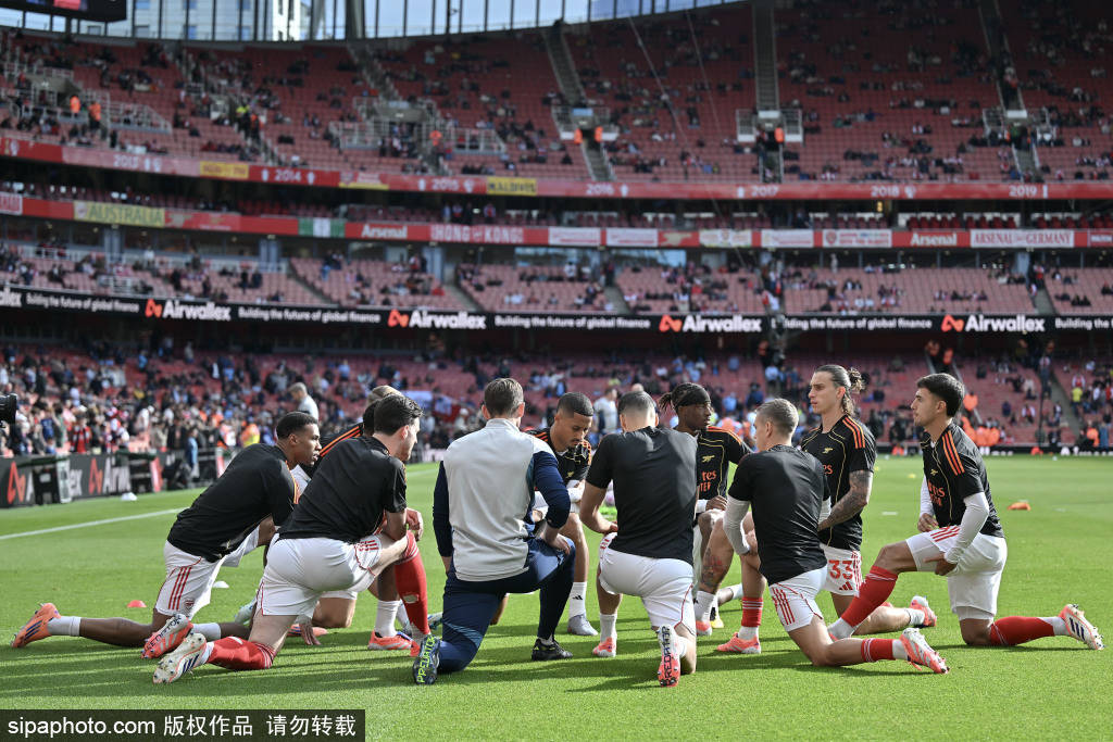 接连受伤离 接连受伤离